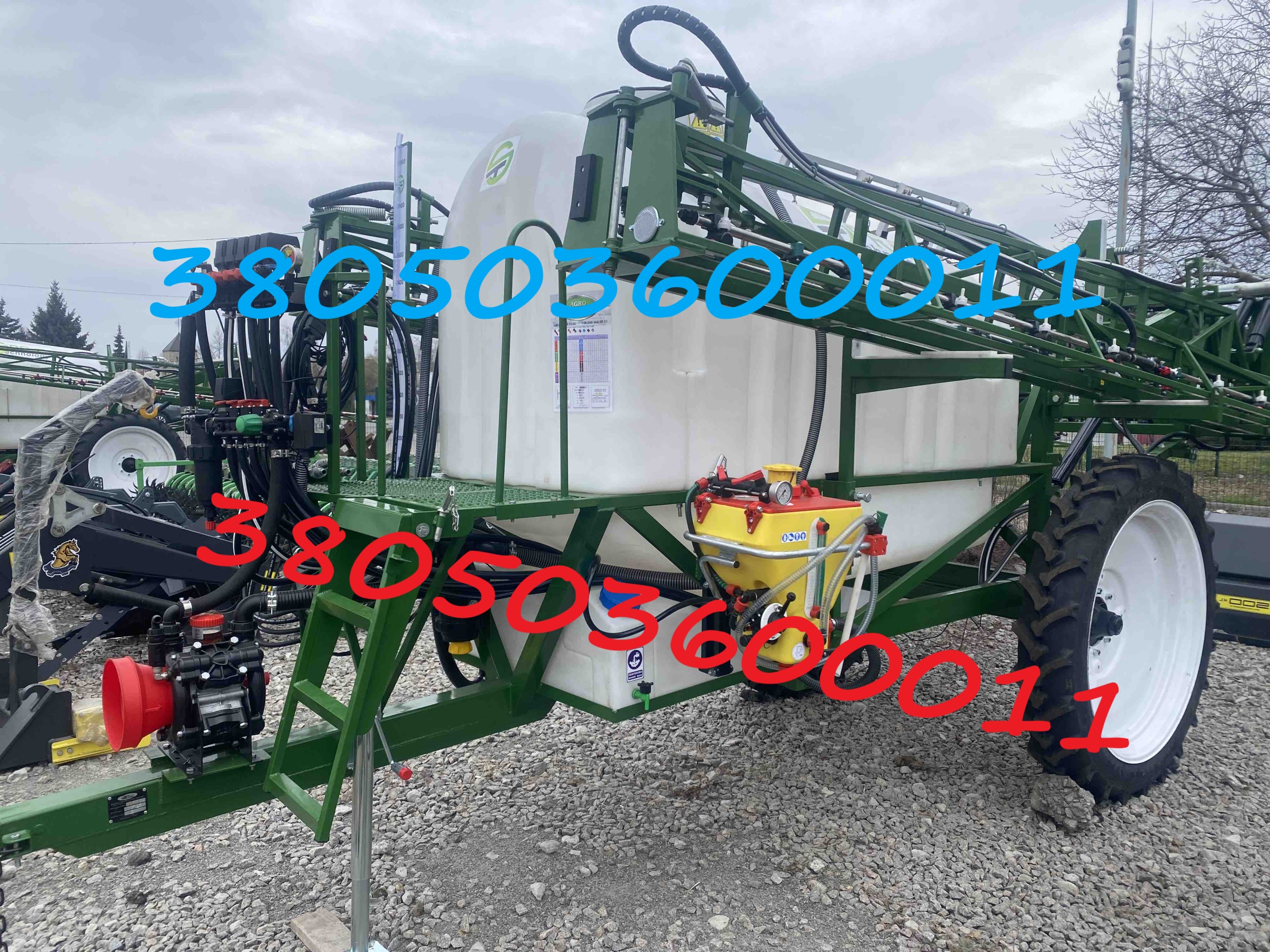 Новий причіпний обприскувач Spray Expert 3000-24